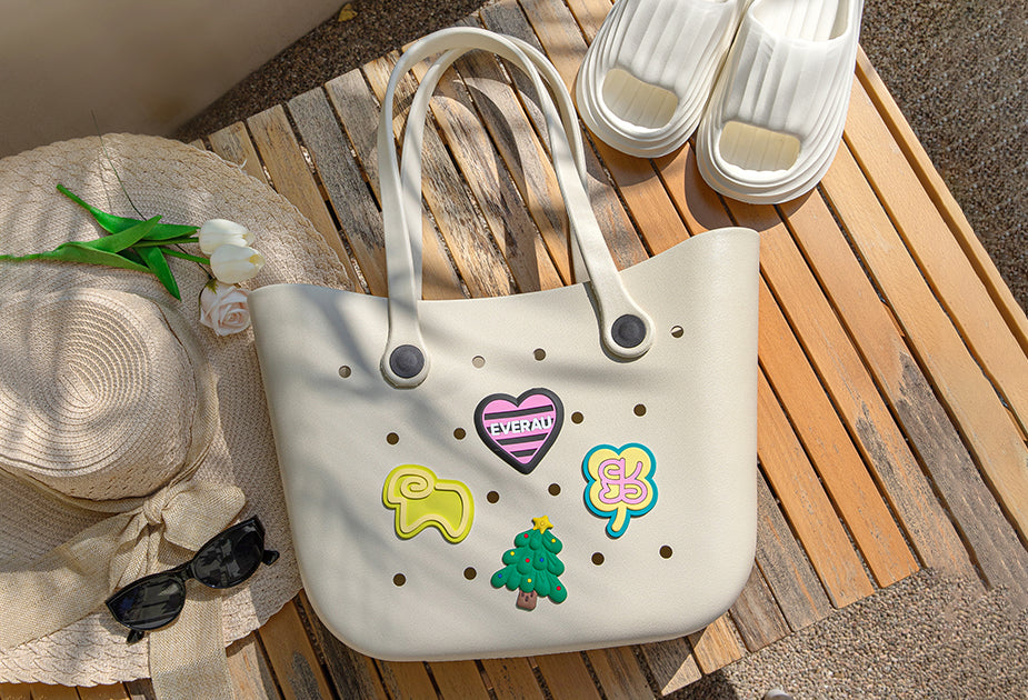 Celebrate the Festive Season with EVERAU: Get a Free Beach Tote with Your Purchase!